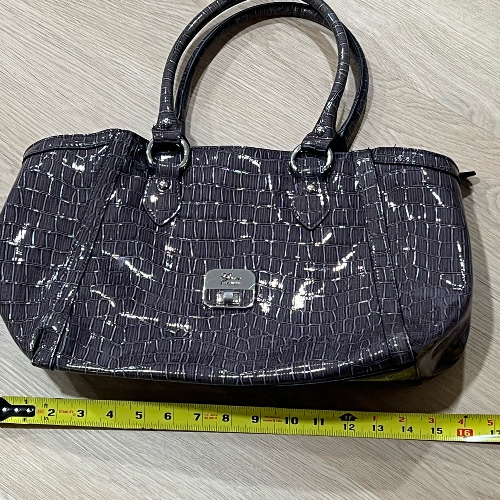 Guess Gray Shoulder Bag with Distinctive Pattern